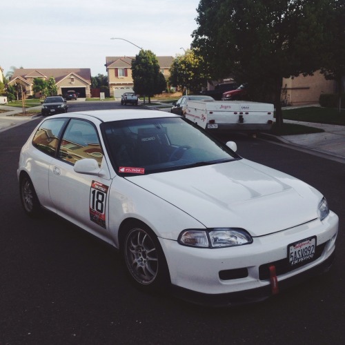 11000rpm:  I painted the Battlecraft hood and finally put it back on today