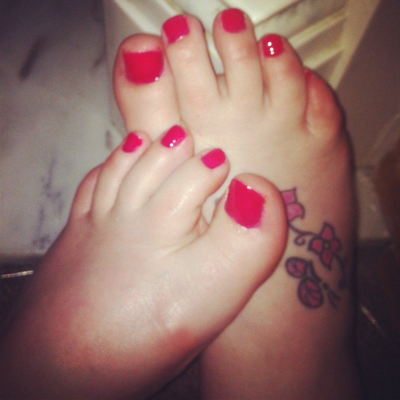 emzmemz88:  New pink pedi 💗❤