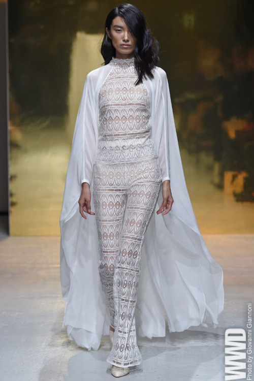 womensweardaily:
“Kaviar Gauche RTW Spring 2015 Alexandra Fischer-Roehler and Johanna Kühl’s spring collection for Kaviar Gauche was a celebration of soft femininity. For More
For all RTW Spring 2015”
All white chic.