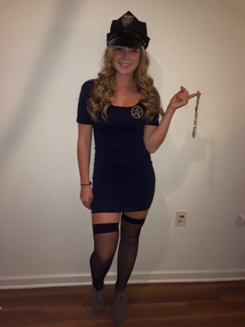 loveheelslegsskirts: You’re in trouble.