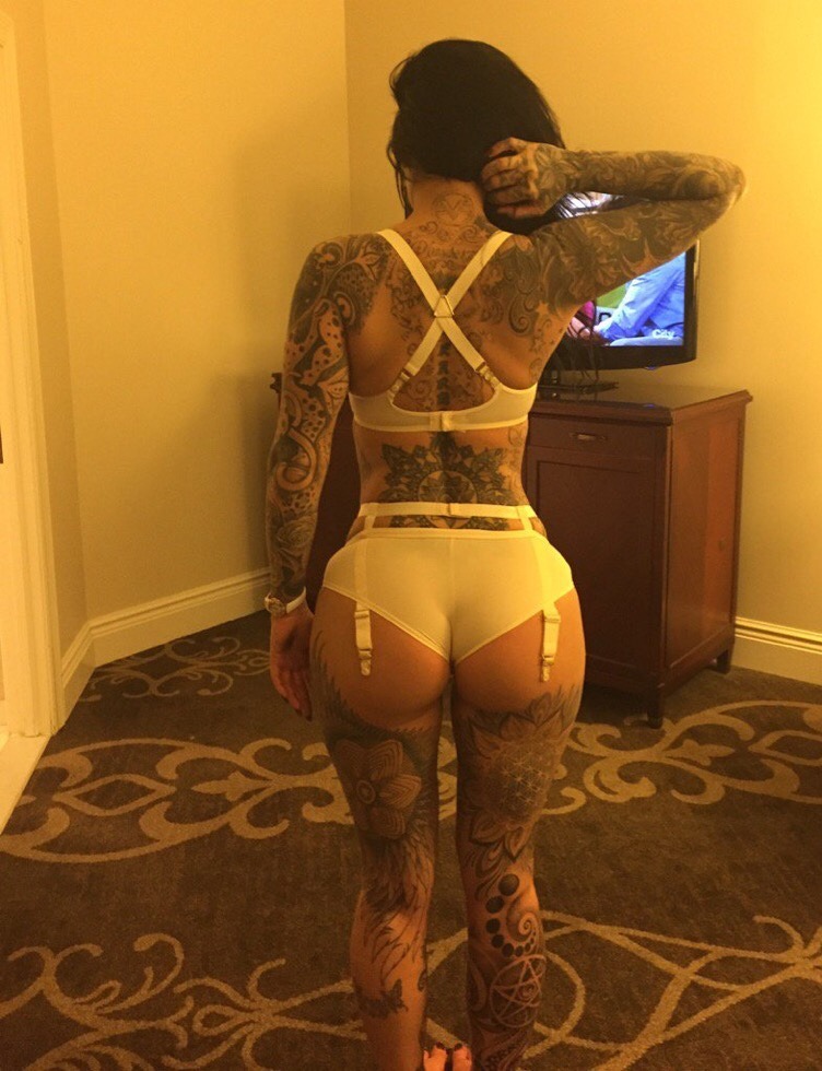 nuffsed69:  😍 Gorgeous, Sexy &amp; Tatted @flykarmabird 🔥🔥🔥