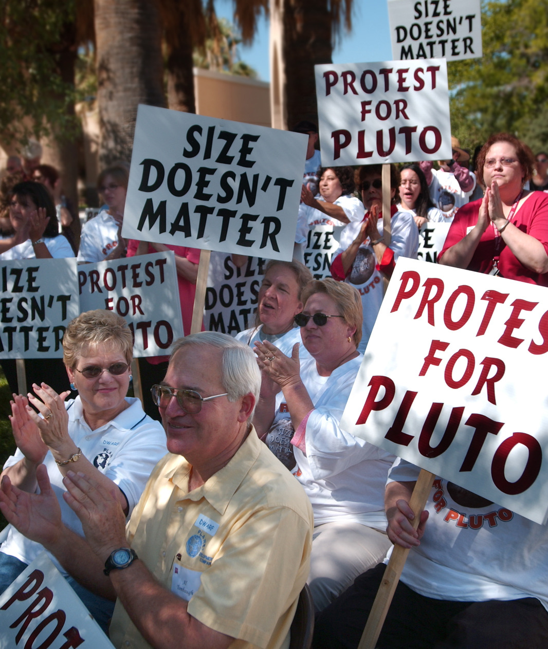 caffeinatedlackey:  apriki:  Remember when someone decided Pluto wasn’t a planet
