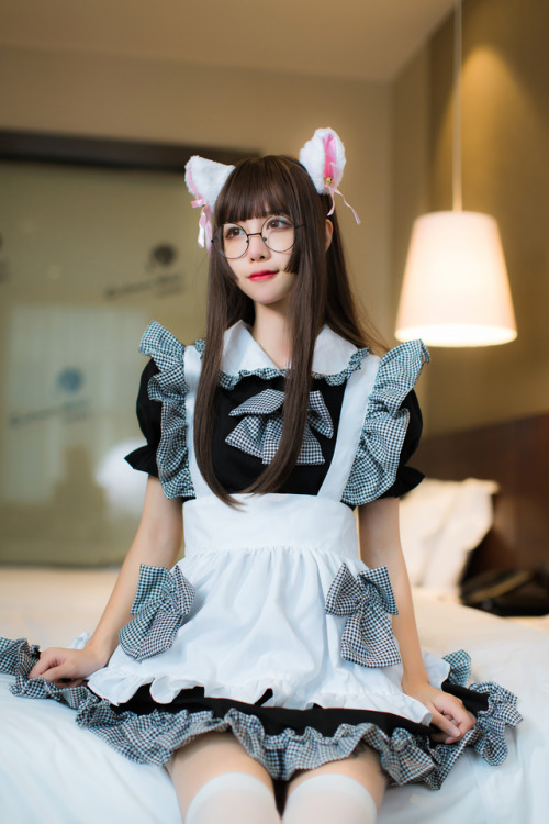 maid costume