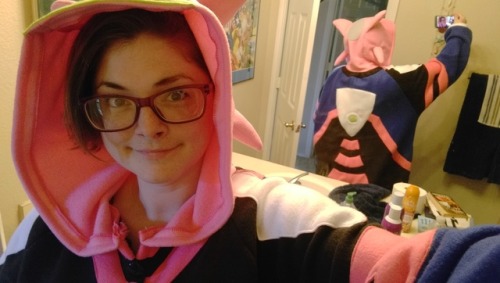 Haven’t posted herd inlong time, but I figured I’d share this D.VA inspired kigu I made for sell in 