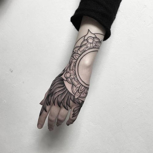 sixpenceee: Blackwork Tattoos Tattoos by Parvick Faramarz who infuses a distinctive edgy style int