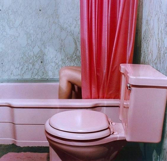 theleoisallinthemind:  Sandy Soglund, Knees in tub, 1977 