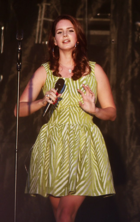 born to adore Lana Del Rey