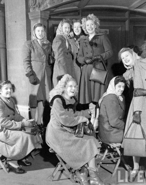 In line for the Donald Peers concert(William J. Sumits. 1949)