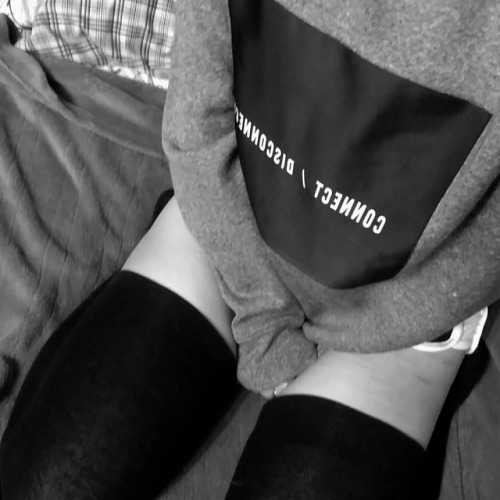 your-naughty-boy: i love thigh highs • ~he/they~