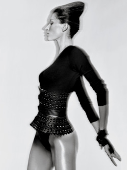 Gisele Bündchen by Craig McDean for Interview—March 2009—corset by Azzedine Alaïa—styled by Karl Templer