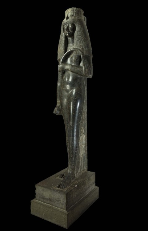 Statue of Queen TuyaThis work, sculpted during 18th Dynasty with the features of Queen Tiye, wife of