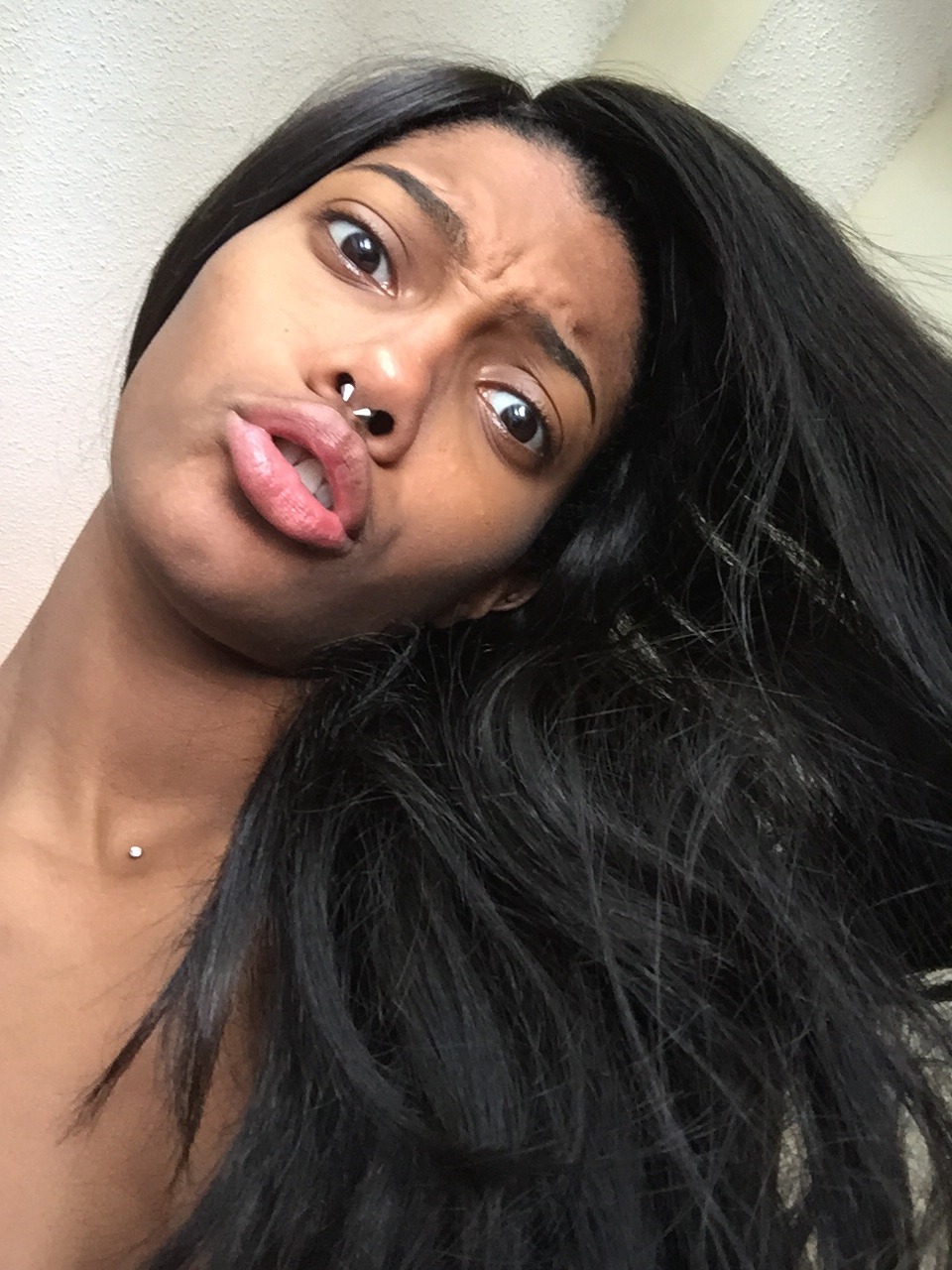 lady-smoker:  edgarallan-hoe:  I was tagged in the 6 selfie challenge by friggmei.