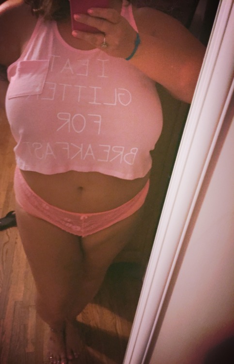 acurvygirlinpink:  Look what a cute little girl I am!?  Yes you are