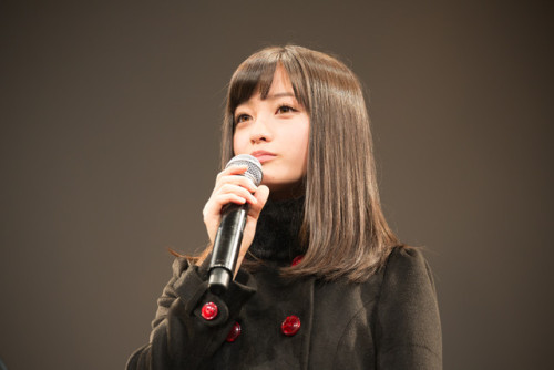 unknown634:  本日3月3日、「セーラー服と機関銃 -卒業-」のライブ付き公開直前イベントが東京・品川プリンスホテル クラブeXにて行われ、主人公・星泉を演じた橋本環奈が登壇した。 「めだか組
