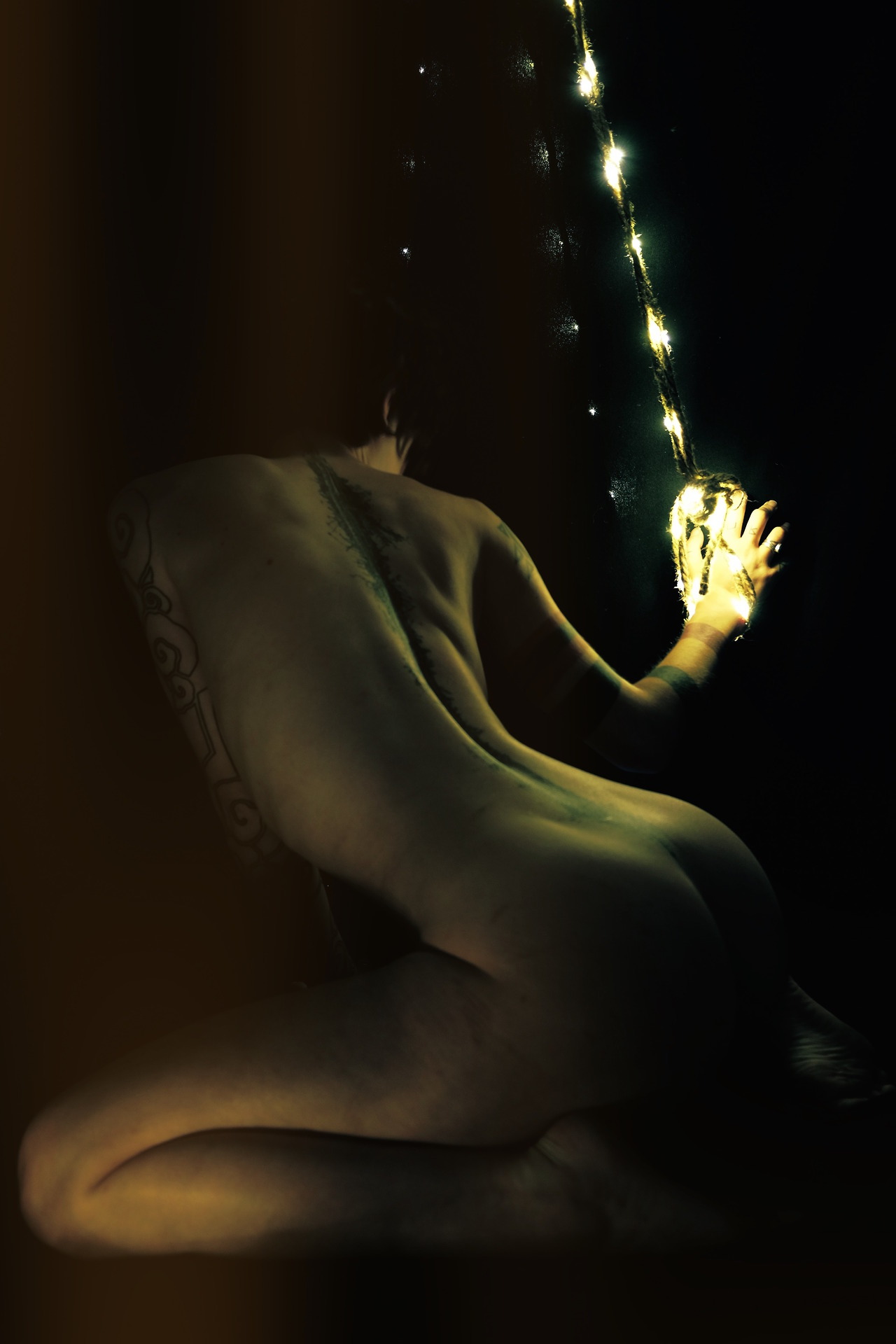 camdamage: “..constellations came apart and reformed and fell in burning streaks.”