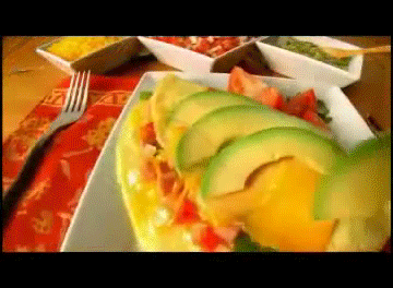 uglyshelly:  beautifulpicturesofhealthyfood:  Avocado porn…  Mmmmmm so good! 
