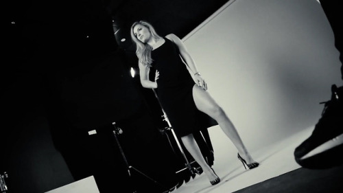 Lindsey Vonn Follow celebrity-legs-and-heels.tumblr.com/ for more! (via lindsey_vonn_strong_i