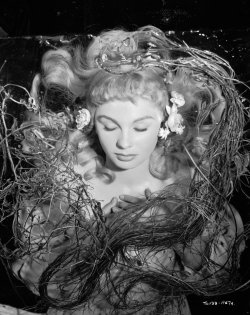 back-then:  Jean Simmons as Ophelia 