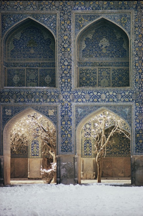 fotojournalismus: Isfahan, Iran, 1975. Photos by Roland &amp; Sabrina Michaud