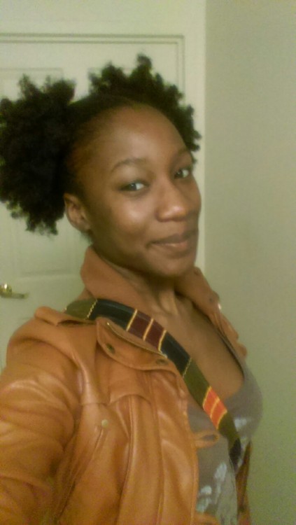 lostqueenlostqueen:  Put my hair in two puffs today