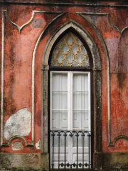 sarahbasilic:  Window in Sintra, oct 2013; own pic 