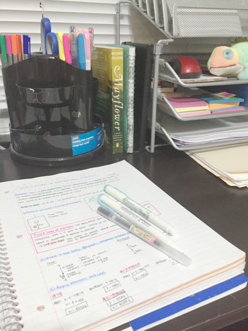 studypeony:  9:54pm | revising physics notes