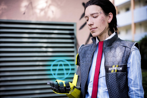 captain-leergut: geisterseife: Cosplayer: @captain-leergut as Rhys (Tales from the Borderlands)Weari