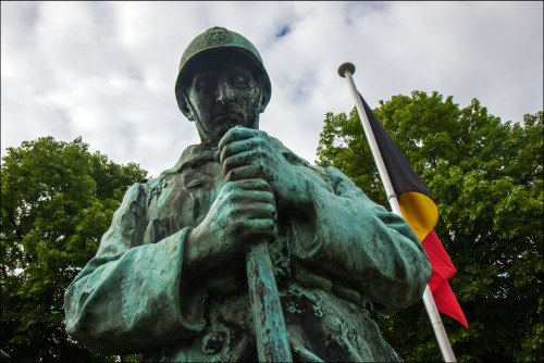 To all the brave Belgian men that died so i could be freeDank uMerciThank you