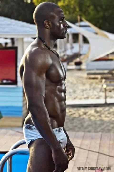 Pecs 'n' More