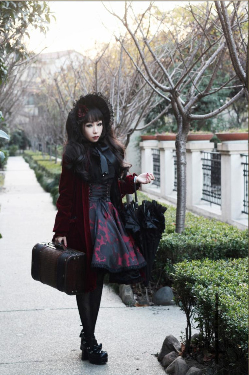 littleredqueen:  holy outfit   design inspiration. 