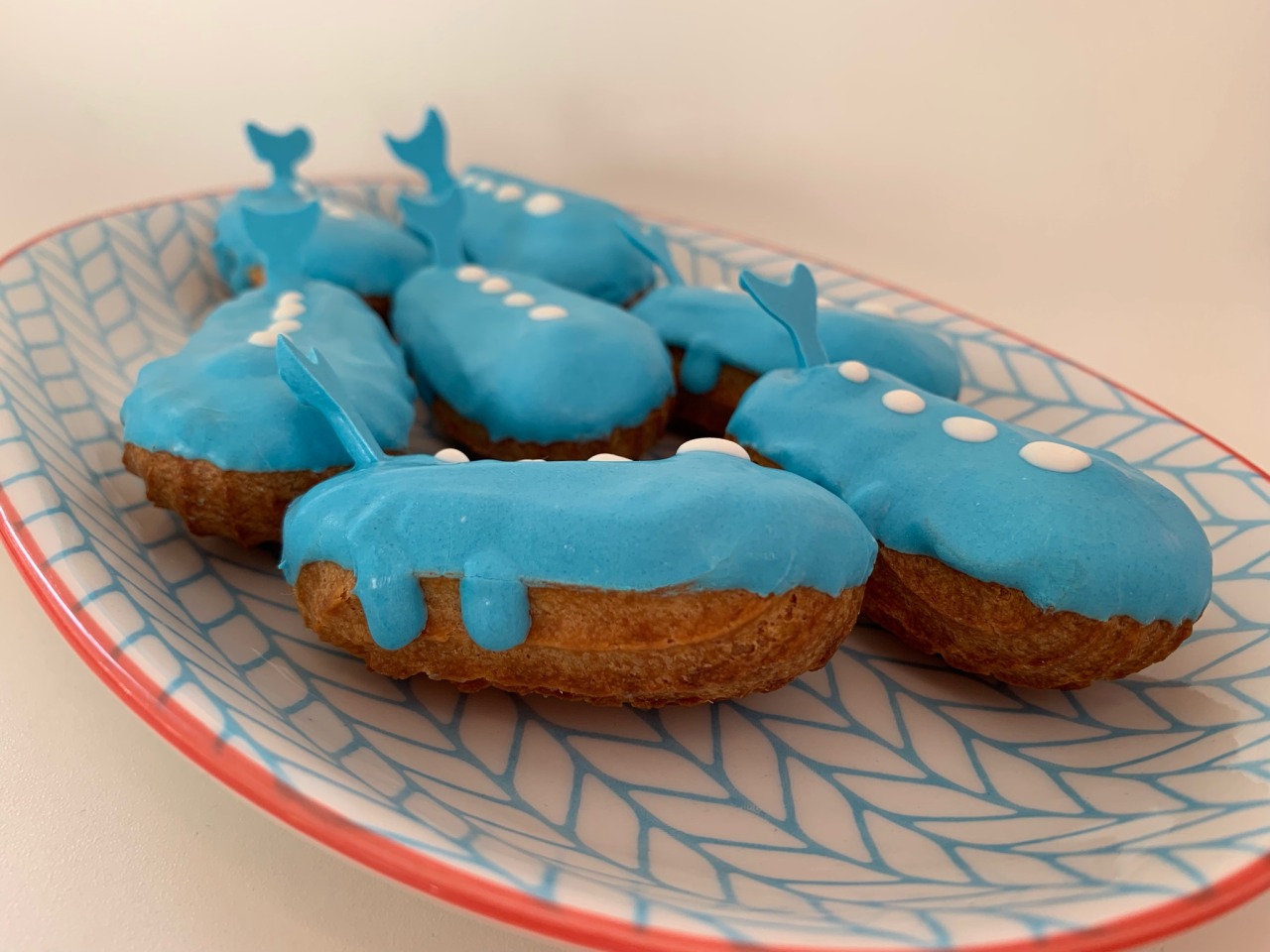 Porn Pics aquatthewailord:Wailord éclairs!