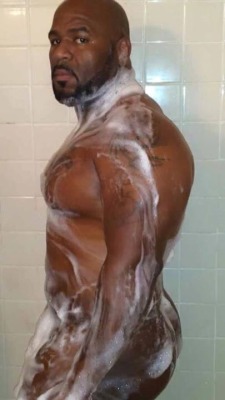 baldlover33:  Nothing like a thick, wet brotha