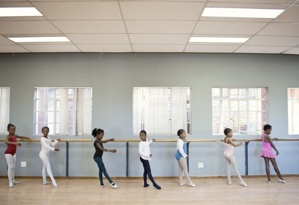 blackpeopledoshittoo:  iluvsouthernafrica:  South Africa: Young ladies train in Ballet