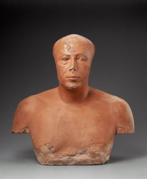 ancientpeoples:Limestone bust of vizier Ankh-Haf Part of a group of ‘reserve’-heads found in Gizeh. 