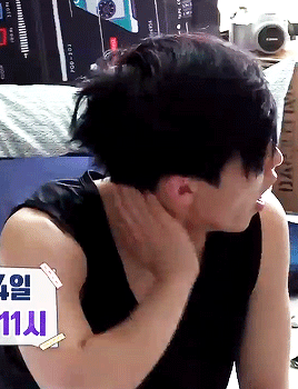 chanshine:baby someone just woke up!