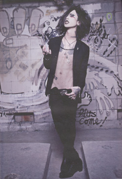 stray-prince:  kyoselflove:    「激-MASSIVE-突 全国編」 DIAURA VS MEJIBRAY Photobook [X]  @paradigm-parad0x !!! 