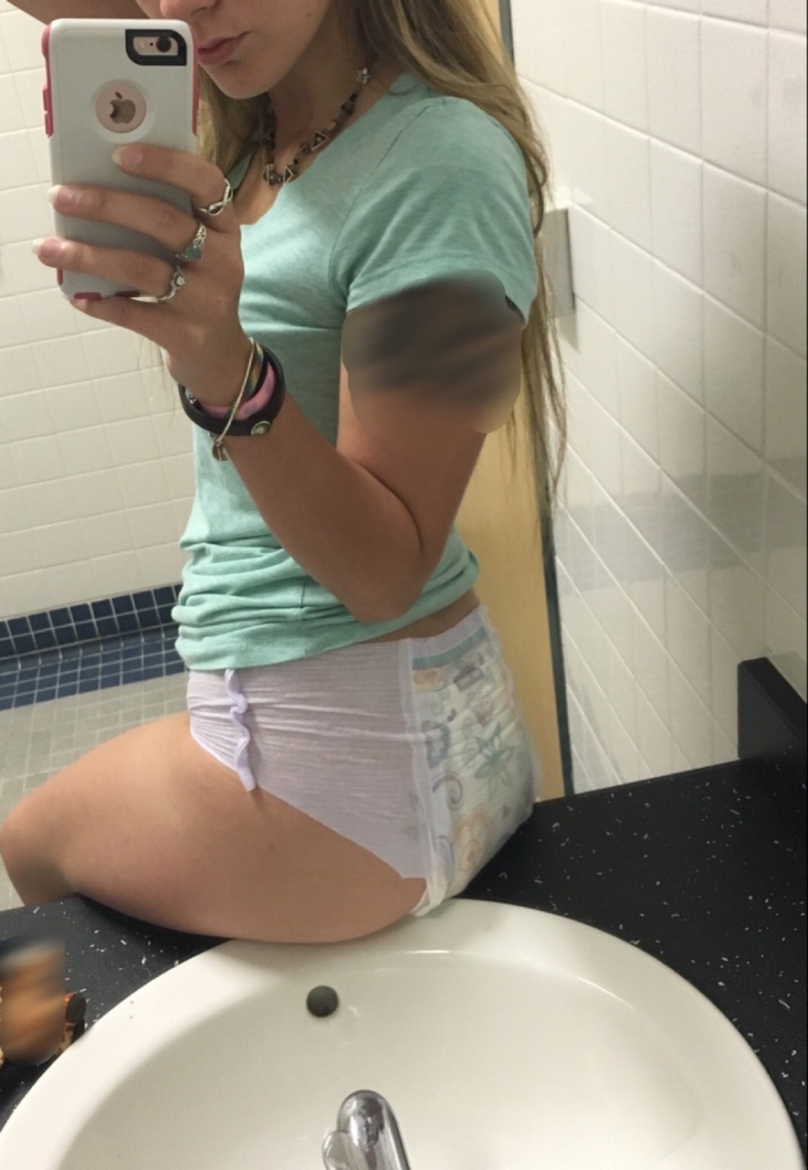 babygirl-love-101:  Diapered at school today! Love love love wearing these under