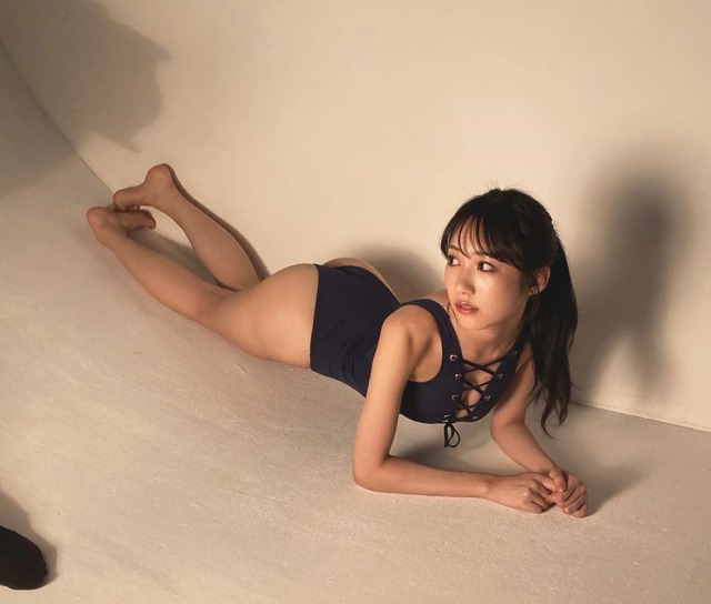 横野すみれ
SuChan is New sexy queen of idol!