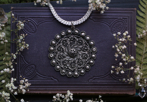 90377:Beautiful antique necklaces, pendants, and more available at my Etsy Shop - Sedna 90377