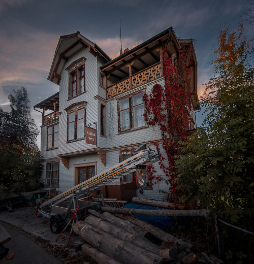 The abandoned hotel