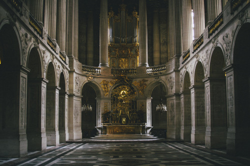 ancient-serpent: speciesbarocus: Photo by Michael Yan (2013). Royal Chapel, Château de Versail