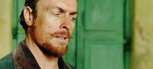 dailyjamesflint:Flint,Black Sails 1x07.