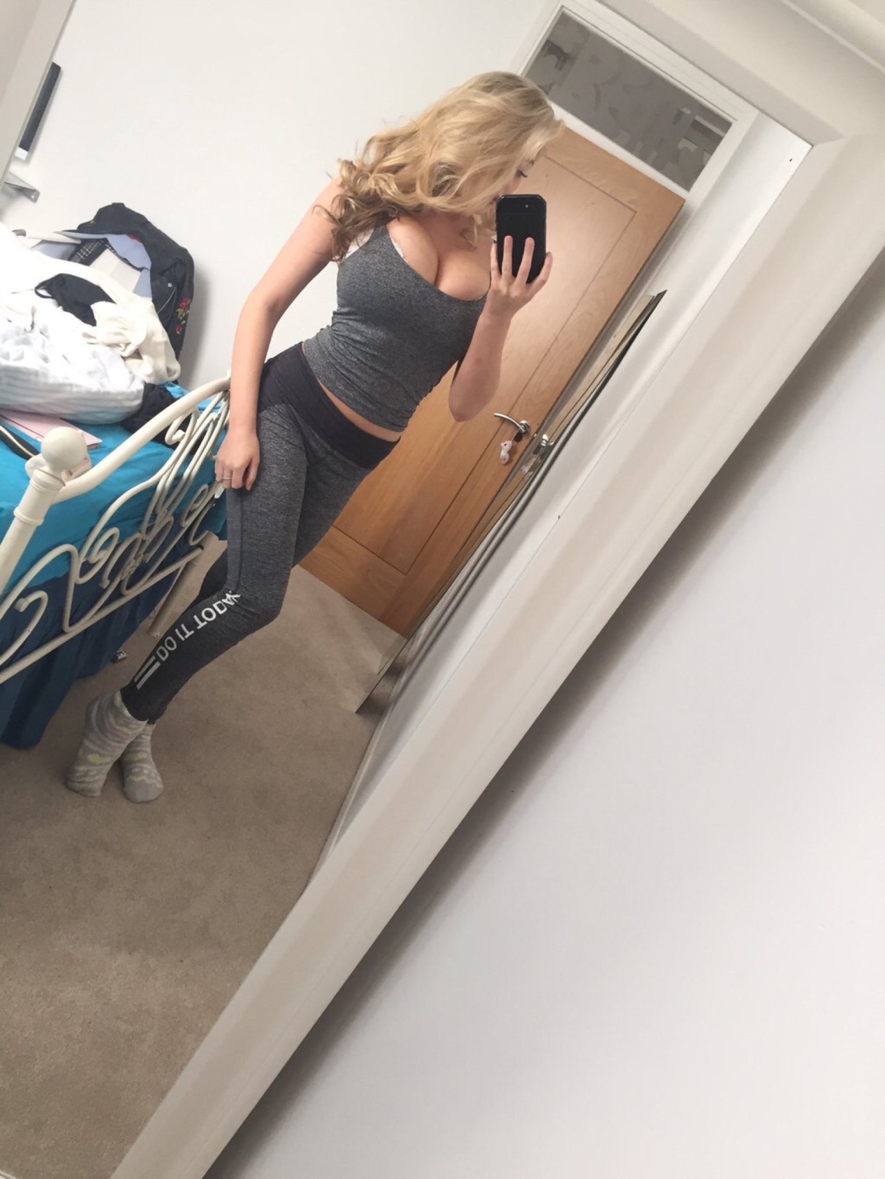 funbaggery:  Forgot Beth Lilly in Twitter. World class melons.