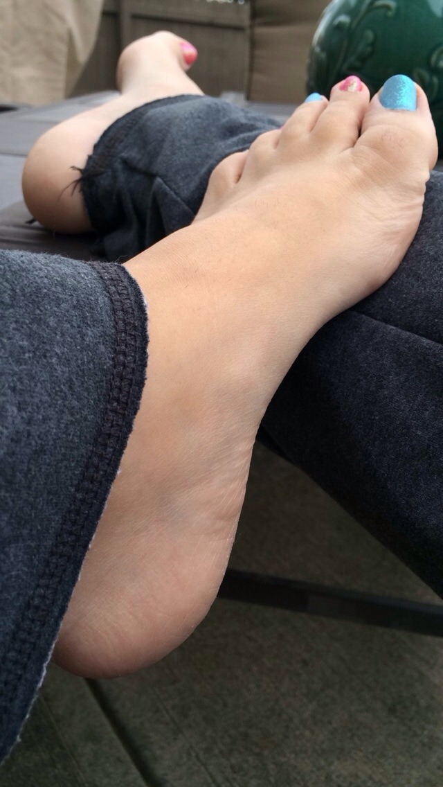 hornynurse32:  ☁️Relaxing and reading. Nothing like a good book to help you escape