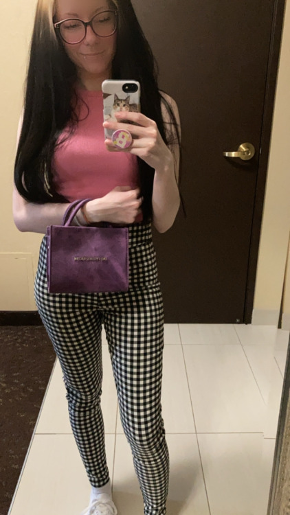 bouncing-flowers:I was tagged by the lovely @laxari22 for a selfie! My looks for my birthday weekend 🎁🎉