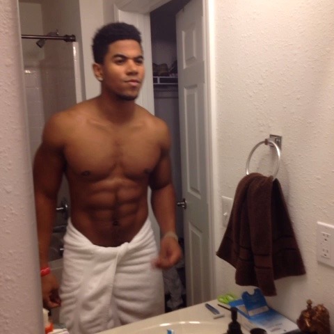 shred-and-gain:  hoodsworld:  Julian Horton   Hoodsworld claims no ownership of photos