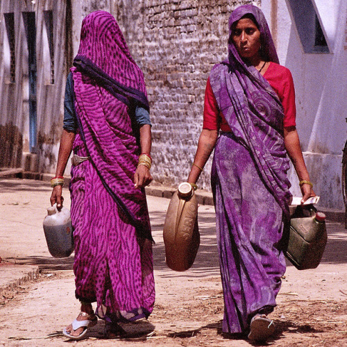 allasianflavours: Mathura, Uttar Pradesh, India street by leonlagben follow for more similar posts ;