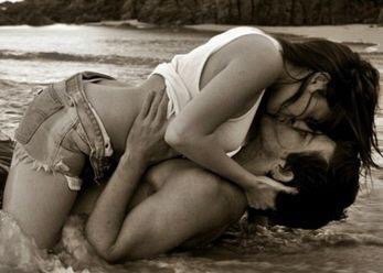 Hay besos problemáticos que encierran una clave que nadie ha descifrado. Hay besos