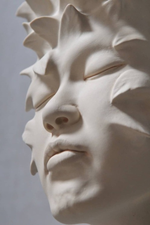 crossconnectmag:  Johnson Tsang - Recent works Born in Hong Kong in 1960, artist Johnson Tsang employs realist sculptural techniques accompanied by his surrealist imagination. Specializing in ceramics,  stainless steel sculpture & public artwork,