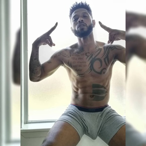 blackmenrule: Can He Get It? Like Big Thangs?Get More On Twitter 